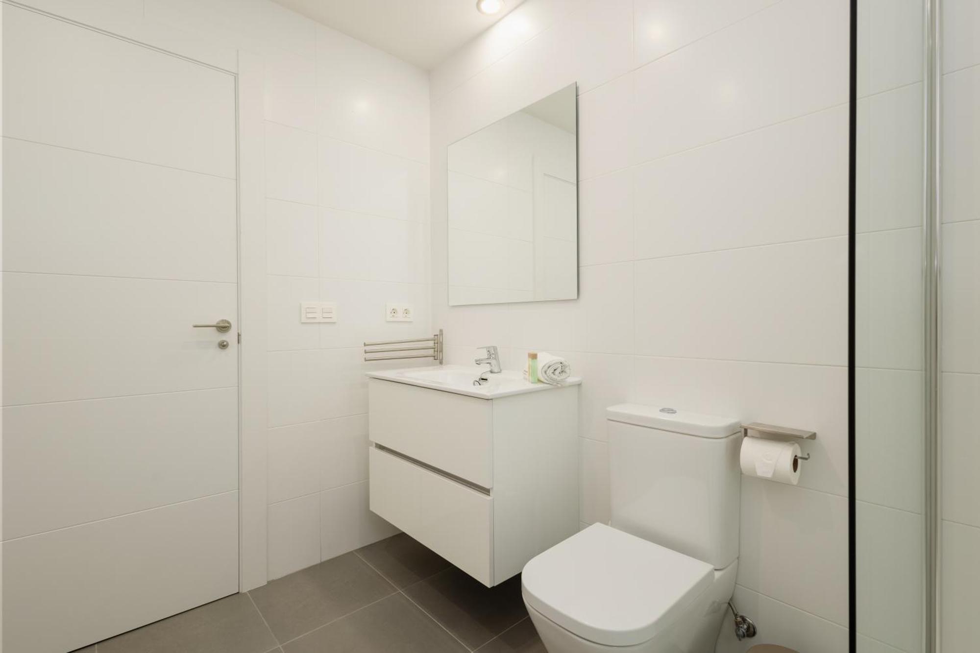 Apartment Contemporary 2 Bedroom In Nueva Andalucia *