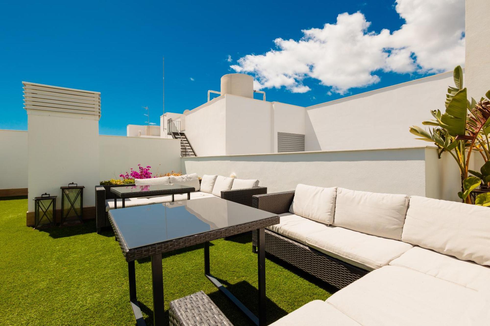 Contemporary 2 Bedroom In Nueva Andalucia *