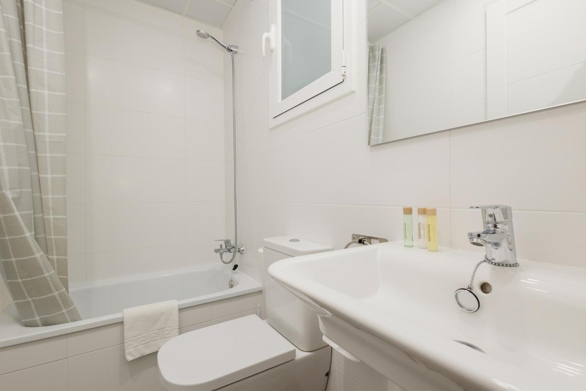 Contemporary 2 Bedroom In Nueva Andalucia Marbella