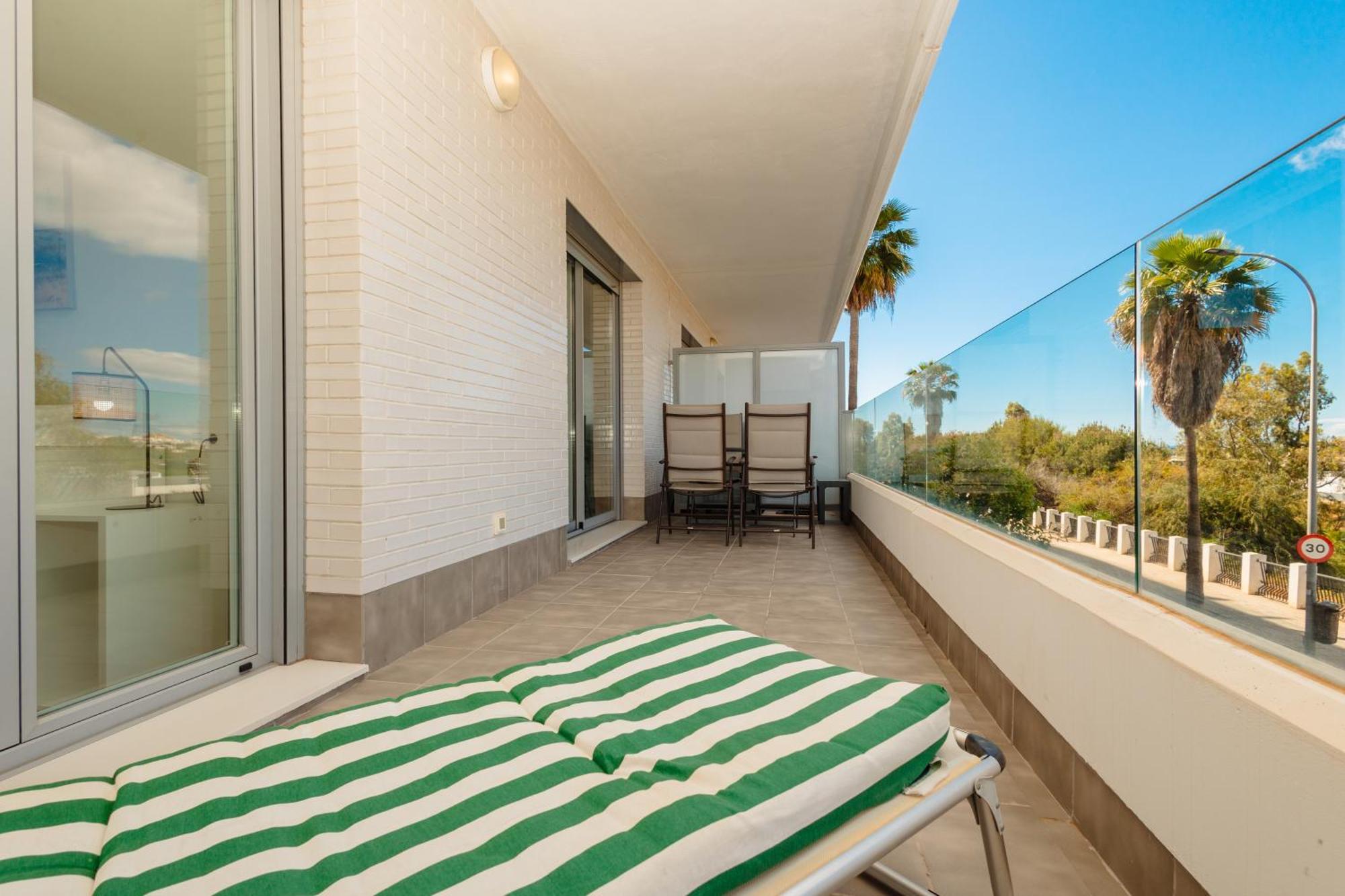Contemporary 2 Bedroom In Nueva Andalucia Apartment *