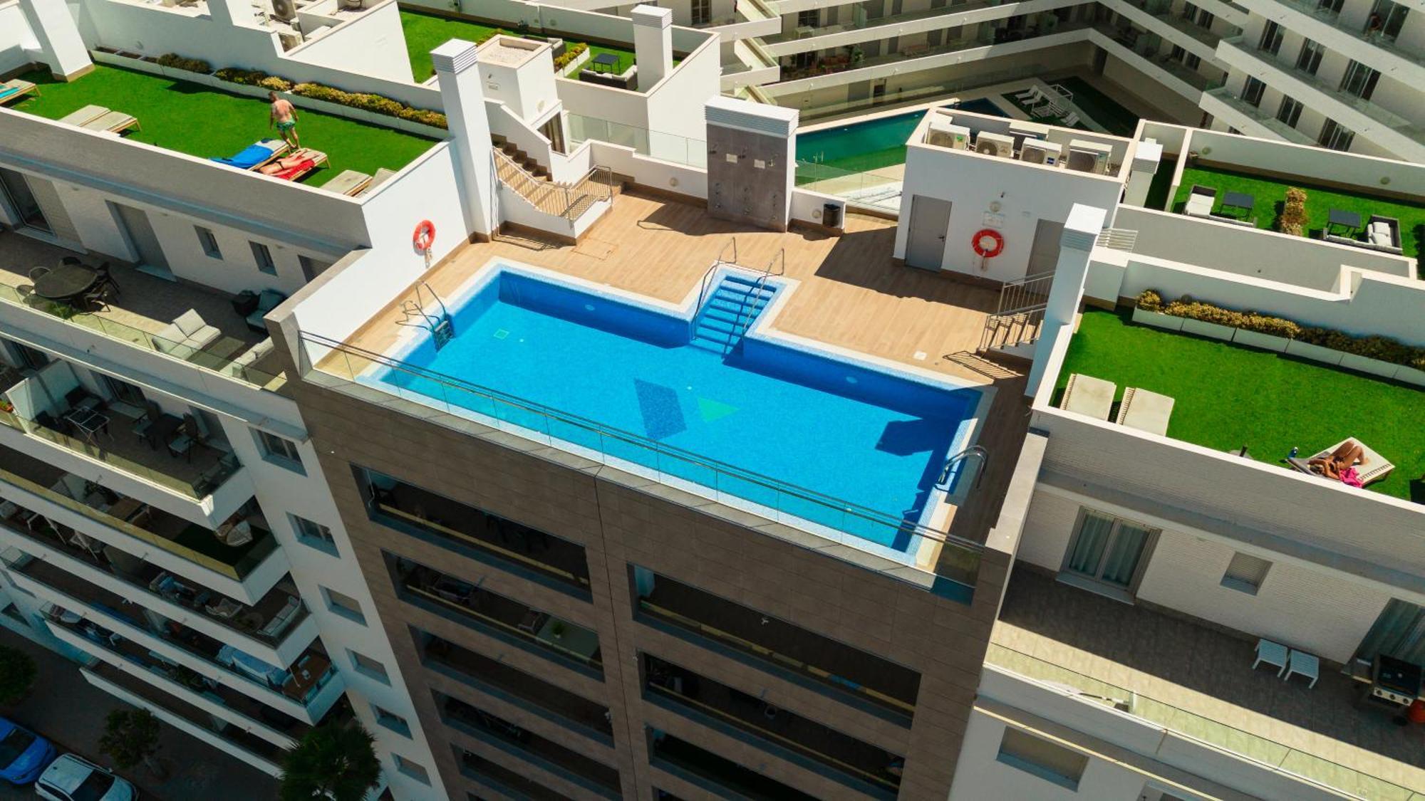 Contemporary 2 Bedroom In Nueva Andalucia Apartment