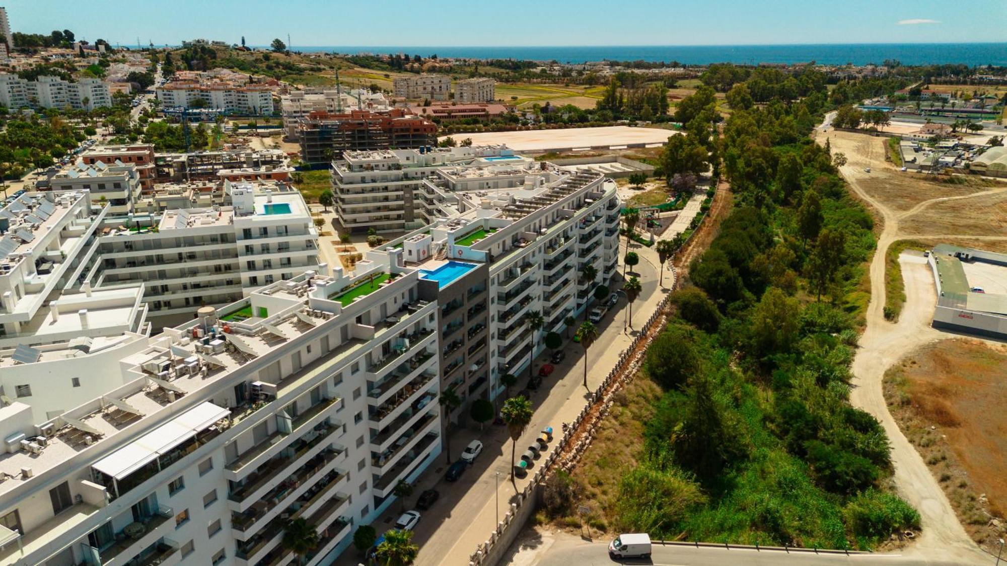 Apartment Contemporary 2 Bedroom In Nueva Andalucia *