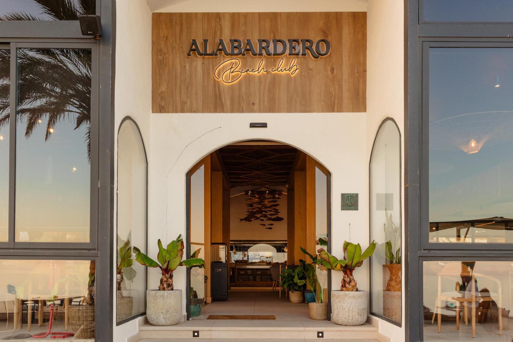 Contemporary 2 Bedroom In Nueva Andalucia *